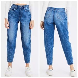 American Eagle Outfitters Relaxed Mom Jeans
